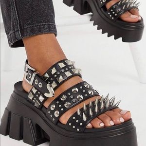 Lamoda extreme chunky sandals